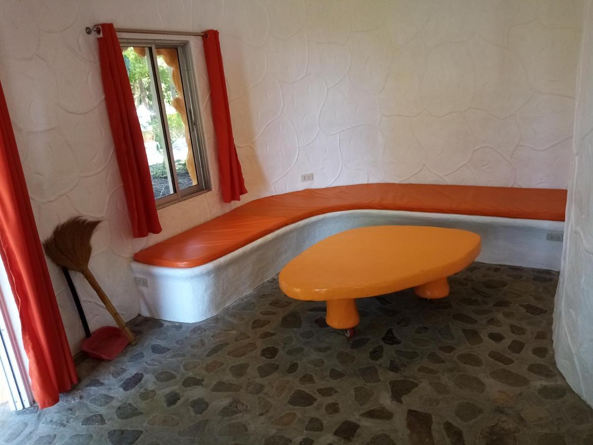 Flintstone Mini-Cave Leilighet Poctoy Eksteriør bilde